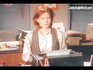 Lee Anne Beaman in Club V.R. (1996) 13