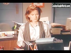 Lee Anne Beaman in Club V.R. (1996) 14