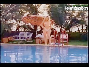 Lee Anne Beaman in Tropical Heat (1993) 2