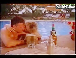 Lee Anne Beaman in Tropical Heat (1993) 5