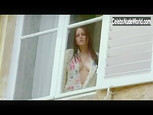 Leelee Sobieski Flasing , boobs in In a Dark Place (2006) 17