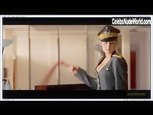 Leelee Sobieski Lingerie , Blonde in Walk All Over Me (2007) 2