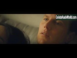 Lena Headey Brunette , Couple scene in Zipper (2015) 15