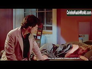 Linda Fiorentino Lingerie , Brunette in After Hours (1985) 17