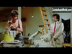 Linda Fiorentino Lingerie , Brunette in After Hours (1985) 3