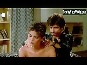 Linda Fiorentino Explicit , Brunette in After Hours (1985) 9