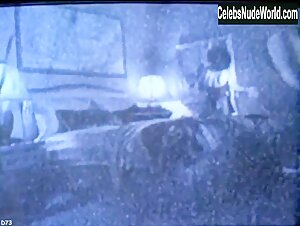 Linda Fiorentino Lingerie , High Heel in Jade (1995) 5