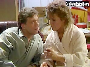 Linda Kruger in Losa forbindelser (series) (1985) 16