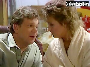 Linda Kruger in Losa forbindelser (series) (1985) 19