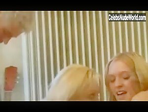 Lisa Guerlain Kissing , Blonde in Desirs (series) (2002) 18