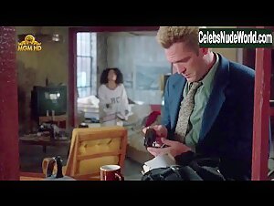 Lisa Bonet Kissing , Brunette in Dead Connection (1994) 17
