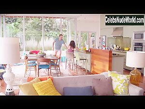 Lisa Edelstein in Girlfriends' Guide to Divorce (series) (2014) 2