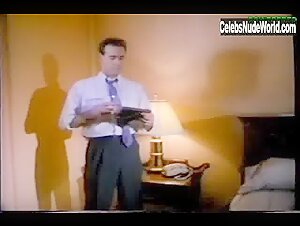 Lisa Comshaw Nipple , Bathtub in Housewife from Hell (1993) 7