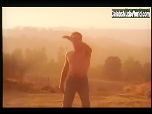 Lisa Comshaw Outdoor , Explicit in Killer Inside (1996) 8