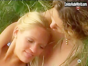 Lisa Guerlain in Les aventures d'Estelle (series) (2006) 15