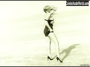 Lisa Matthews in Playboy Video Playmate Calendar 1991 (1990) 7