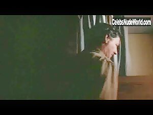 Lisbeth Olsen in Somaend pa sengekanten (1976) 11