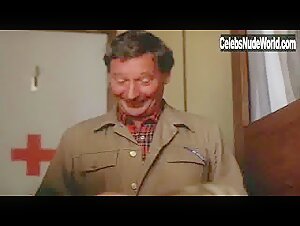 Lisbeth Olsen in Somaend pa sengekanten (1976) 17