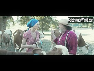Liz Solari in Sei mai stata sulla luna (2015) 14