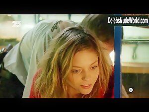 Lizzie Brochere in Les bleus: premiers pas dans la police (series) (2006) 5