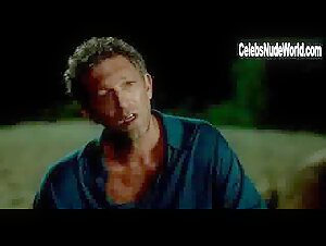 Lola Le Lann in Un moment d'egarement (2015) 2