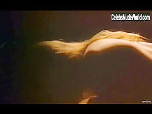 Loredana Cannata Sensual , Nipple in La donna lupo (1999) 5