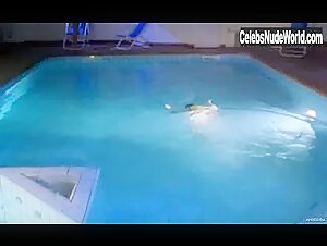 Loredana Cannata Lingerie , Pool in La donna lupo (1999) 11