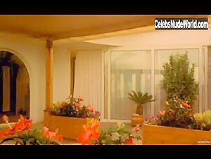 Loredana Cannata Lingerie , Blonde in La donna lupo (1999) 7