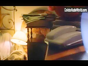 Loredana Cannata Hot , Couple in La donna lupo (1999) 7