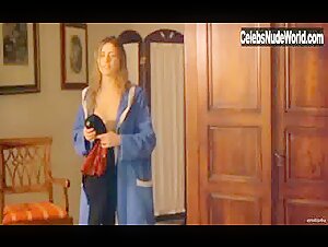 Loredana Cannata Explicit , boobs in La donna lupo (1999) 2