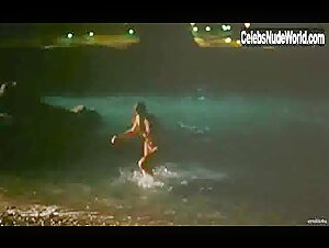 Loredana Cannata Outdoor , Wet in La donna lupo (1999) 18