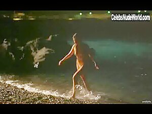Loredana Cannata Outdoor , Wet in La donna lupo (1999) 19
