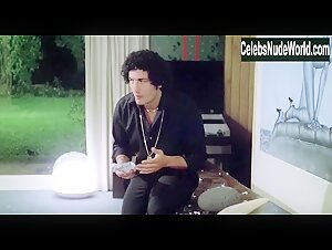 Lorraine De Selle in La casa sperduta nel parco (1980) 13