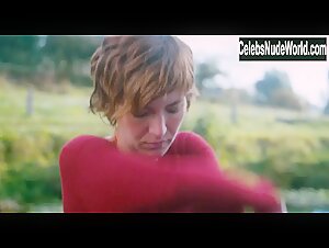 Louise Bourgoin in Je suis un soldat (2015) 2