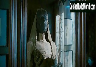 Louise Bourgoin in Les aventures extraordinaires d'Adele Blanc-Sec (2010) 13