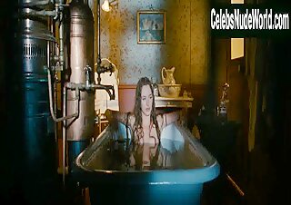 Louise Bourgoin in Les aventures extraordinaires d'Adele Blanc-Sec (2010) 14