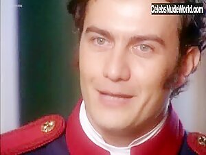 Luana Piovani in O Quinto dos Infernos (series) (2002) 16