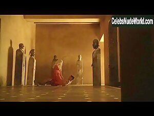 Lucy Lawless Blonde , Sexy Dress in Spartacus: Blood and Sand (series) (2010) 15