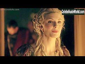 Lucy Lawless Costume , Butt in Spartacus: Vengeance (series) (2010) 4