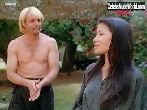Lucy Liu Outdoor , Butt scene in Flypaper (1999) 2