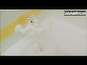 Ludivine Sagnier Bathtub , Explicit in Swimming Pool (2003) 6