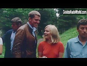 Lykke Nielsen in Skal vi leke gjemsel (1970) 10