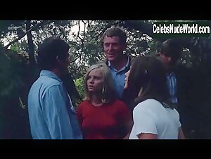Lykke Nielsen in Skal vi leke gjemsel (1970) 18
