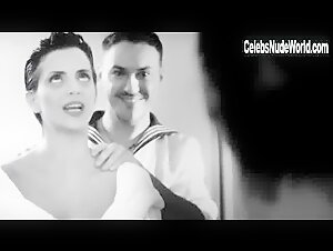 Macarena Gomez in La nina (short) (2012) 10
