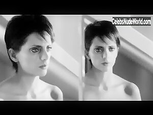 Macarena Gomez in La nina (short) (2012) 2