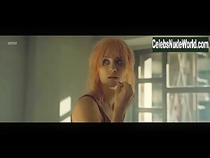 Mackenzie Davis in Blade Runner 2049 (2017) 12