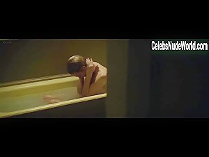Mackenzie Davis in Turning (2020) 3