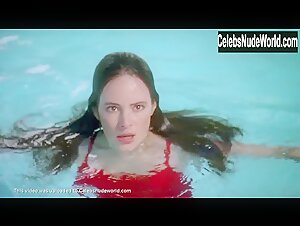 Madeleine Stowe Pool , Wet in Unlawful Entry (1992) 4