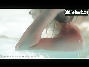 Madison Young Pool , Kissing scene in Le baiser (2014) 14