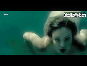 Magdalena Boczarska in Pod powierzchnia (2006) 1